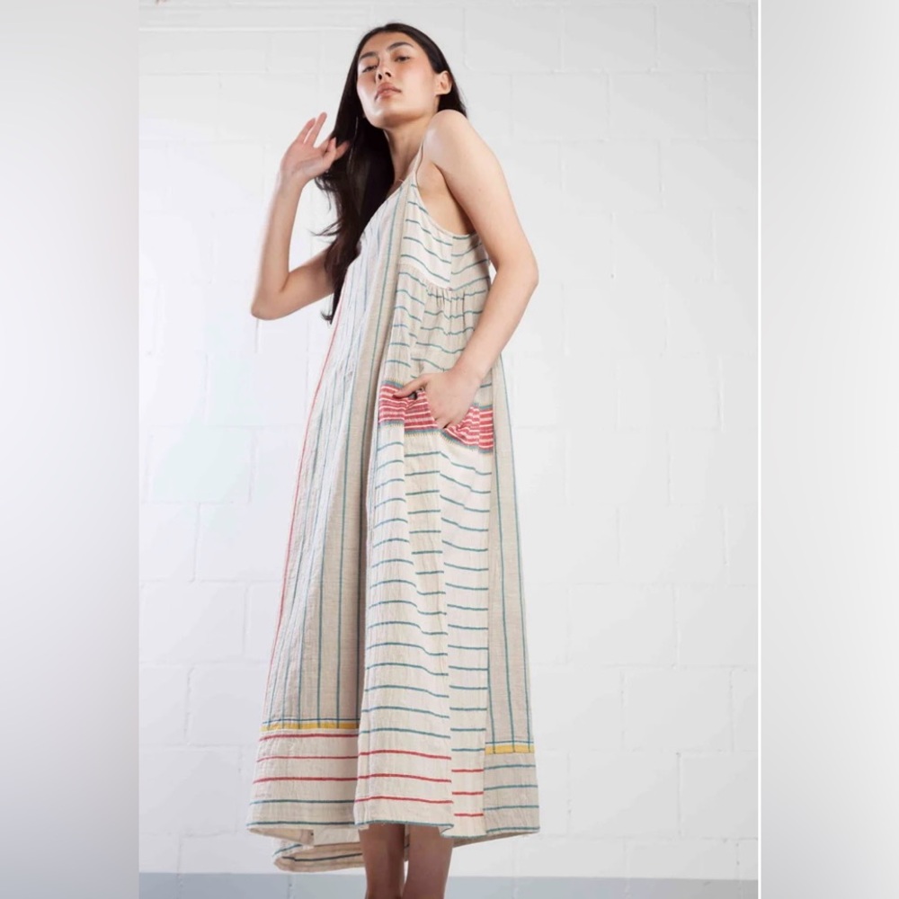 Injiri Sleeveless Rasā Slip Dress